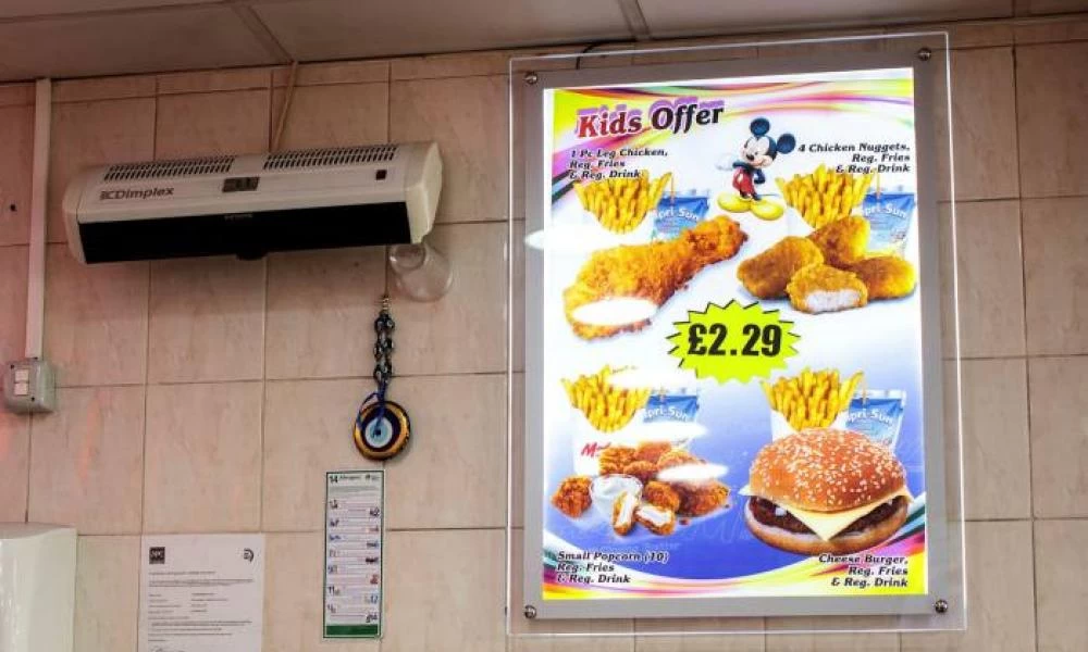 Βρετανία: Απαγορεύουν τις διαφημίσεις fast food για το καλό αυτών που κάνουν δίαιτα!